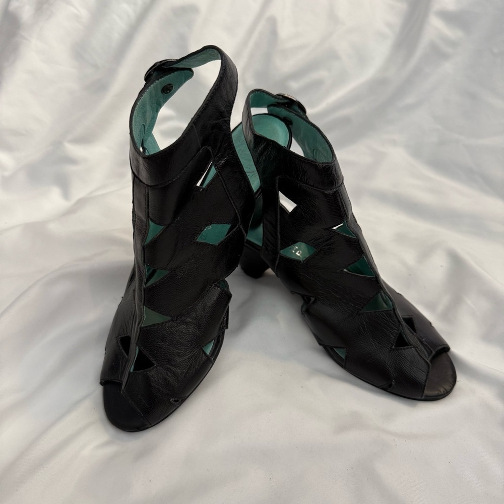 GUC Jeffrey Campbell Attic Heeled Sandals